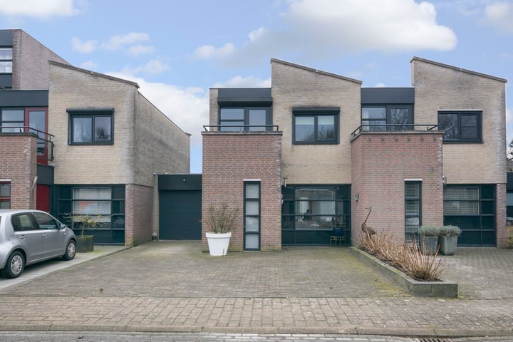 Travertijndijk 4 in Roosendaal foto
