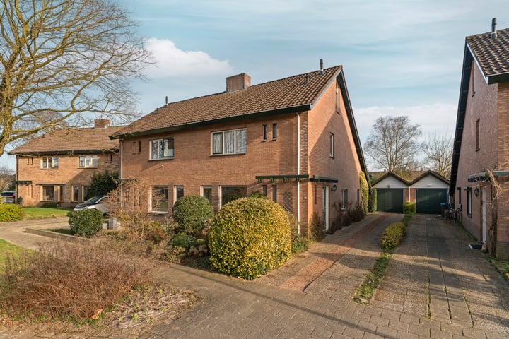 Treubstraat 12 in Dieren foto