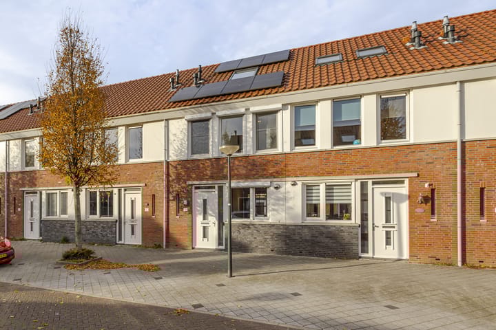 Troelstrastraat 15 in Hardinxveld-Giessendam