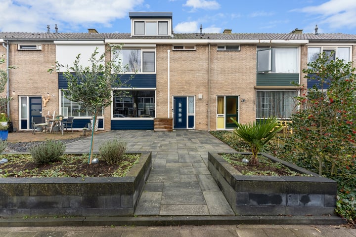 Troelstrastraat 22 in Alblasserdam foto