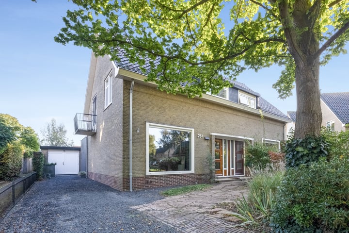 Trompenburg 25a in Heiloo foto