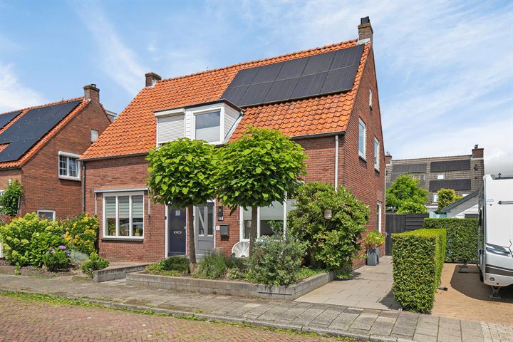 Trompstraat 18 in Bunschoten-Spakenburg foto