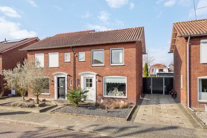 Trompstraat 18 in Oldenzaal foto