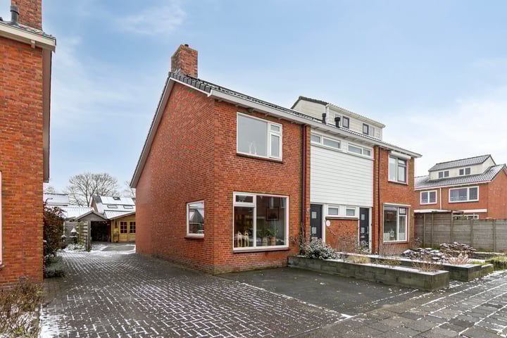 Trompstraat 3 in Bedum foto