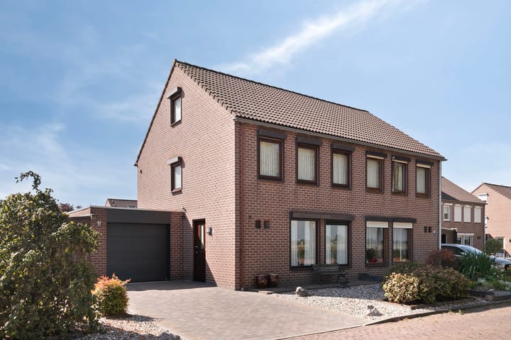 Trompstraat 35 in Kloosterzande foto