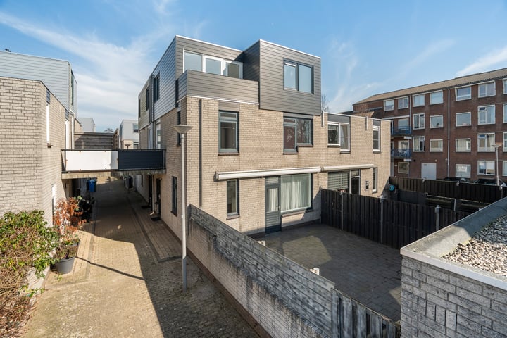 Tromsödreef 60 in Rotterdam foto