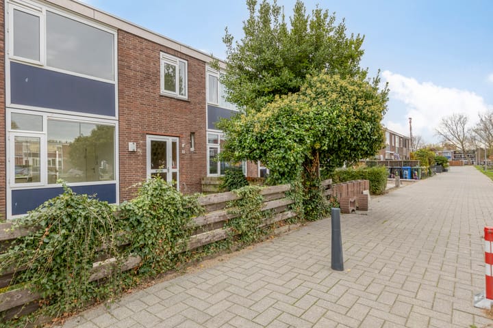 Troubadourlaan 4 in Hoogvliet Rotterdam foto