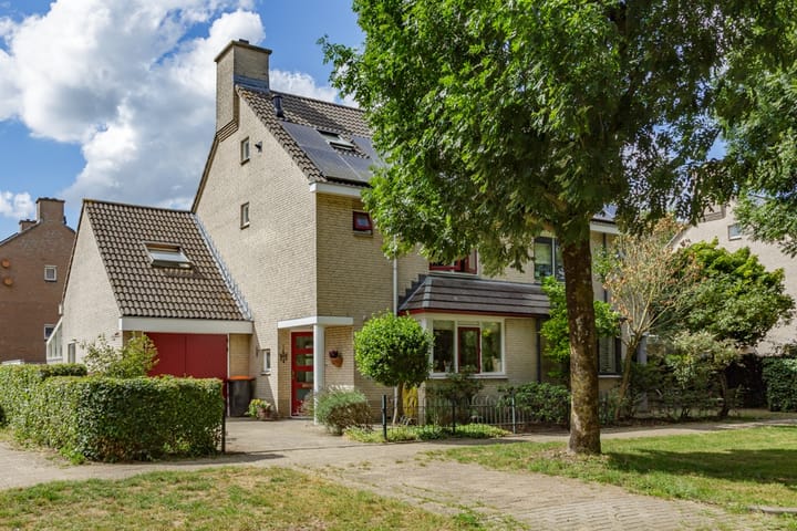 Troubadoursborch 61 in Houten