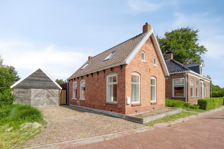 Tsjerkebuorren 11 in Twijzel foto