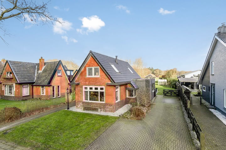 Tsjerkewâl 27 in Bakkeveen foto