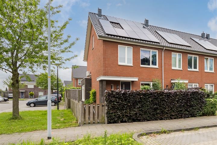 Tuilseveldweg 2 in Tuil foto