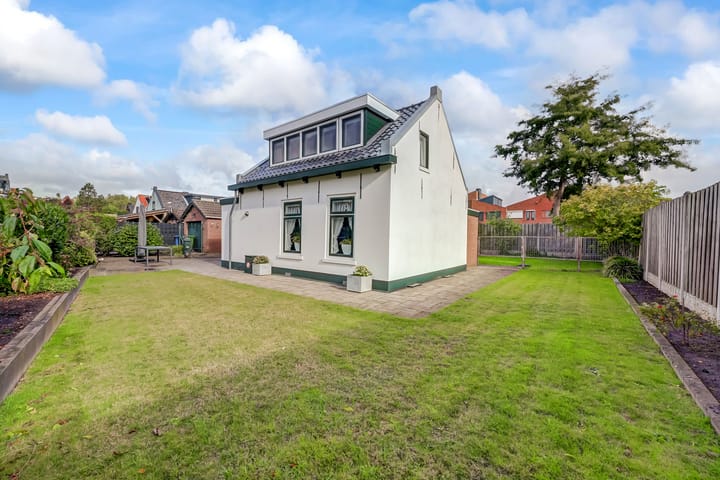 Tuinlaan 101 in Pernis Rotterdam foto