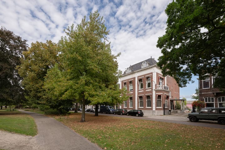 Tuinlaan 18 in Schiedam