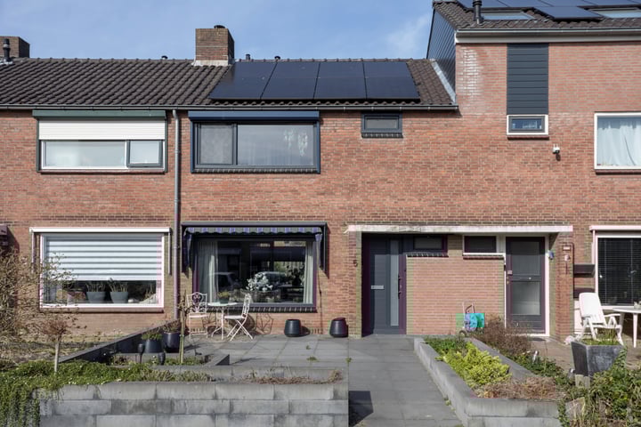 Foto van woning Tulpenstraat 5, Rozenburg