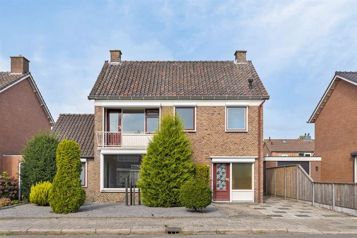 Tulpstraat 3 in Losser foto