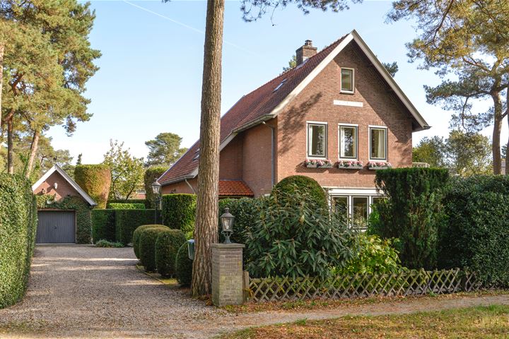 Tussen de Dennen 11 in Zeist foto