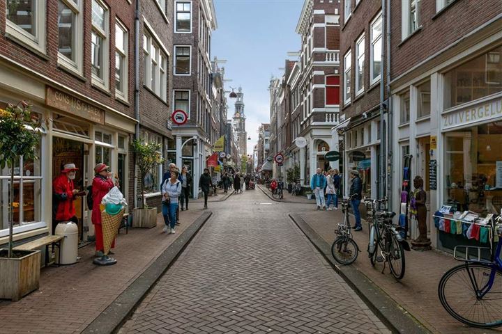 Tweede Anjeliersdwarsstraat 10B in Amsterdam foto