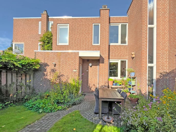 Tweevoren 68 in Nuenen foto