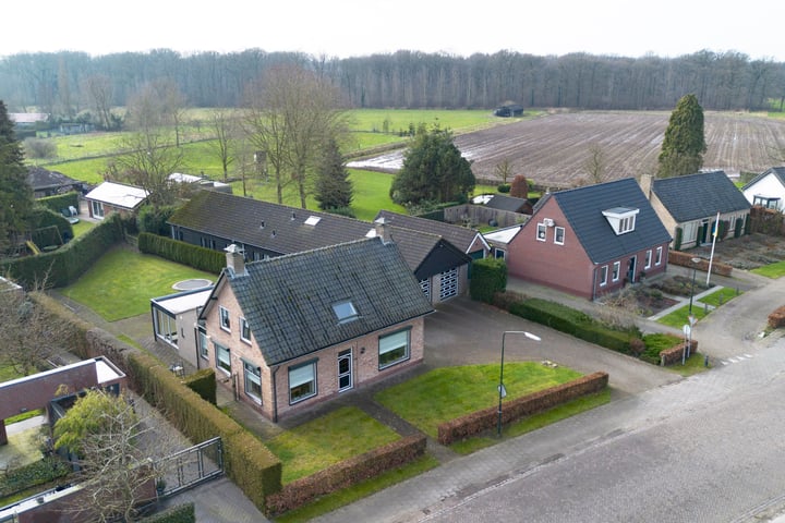 Udenhoutseweg 36 in Helvoirt foto