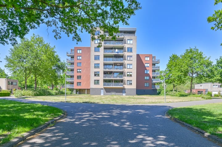 Uilenveld 119 in Emmen foto