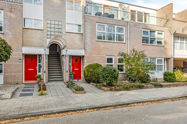 Uilenveld 92 in Emmen foto