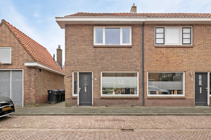 Uitenhage de Miststraat 53 in Kampen foto