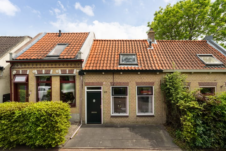 Uiterdijk 27 in Pernis Rotterdam foto