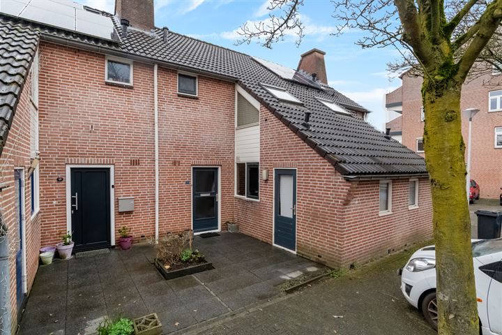 Uivernest 19 in Huissen foto