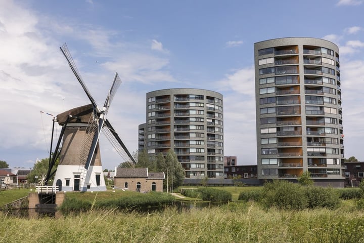 Uiverplein 126 in Gouda foto
