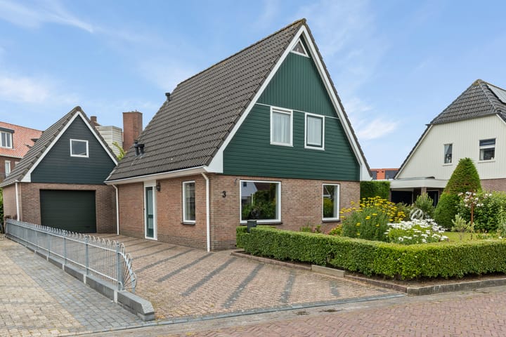 Ulbrandahof 3 in Uithuizen