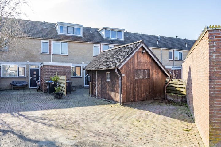 Uranus 30 in Hoogezand foto