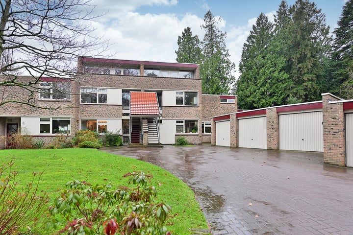 Uytenbosch 36 in Baarn foto