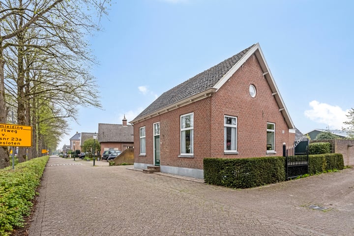 Vaartweg 103 in Dongen foto