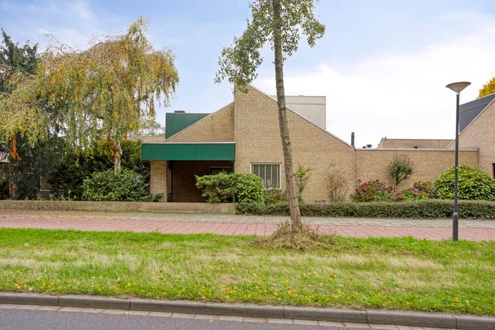 Vaarzenhof 152 in Uden foto