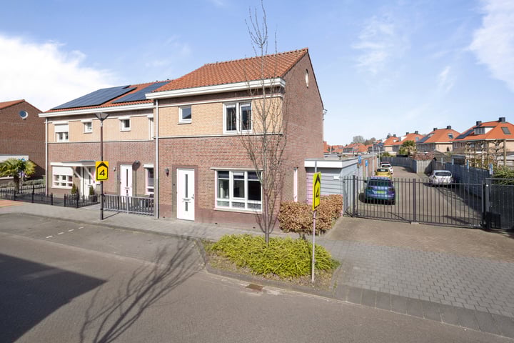 Vader Vincentiusstraat 2 in Oudenbosch foto
