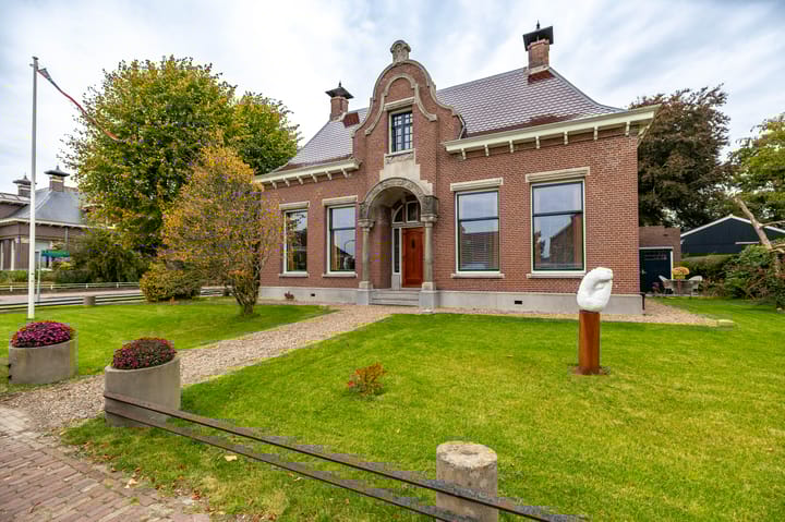 Valge 2 in Leens foto