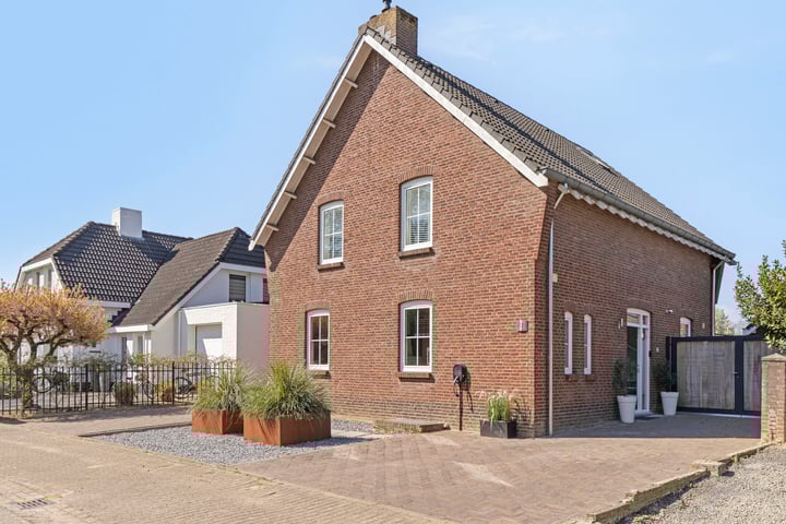 Valkenhorst 5 in Roermond foto
