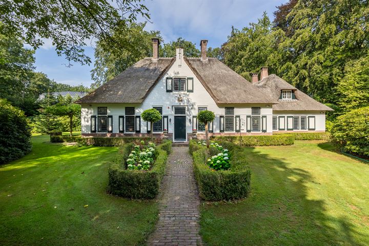 Valkeveenselaan 1 in Huizen foto