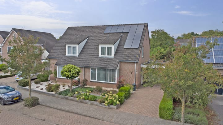 Van Agtlaan 15 in Vlijmen foto