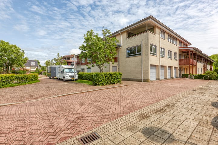 Van Alphenplein 94 in Leiderdorp foto