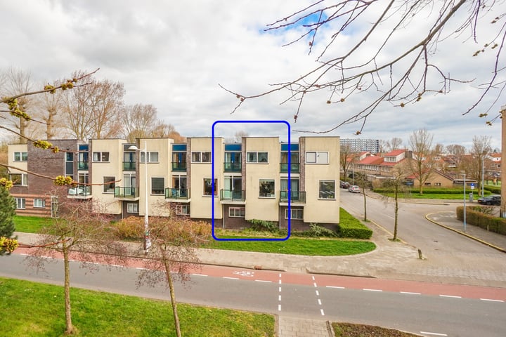 Van Alphenstraat 2 in Alkmaar foto