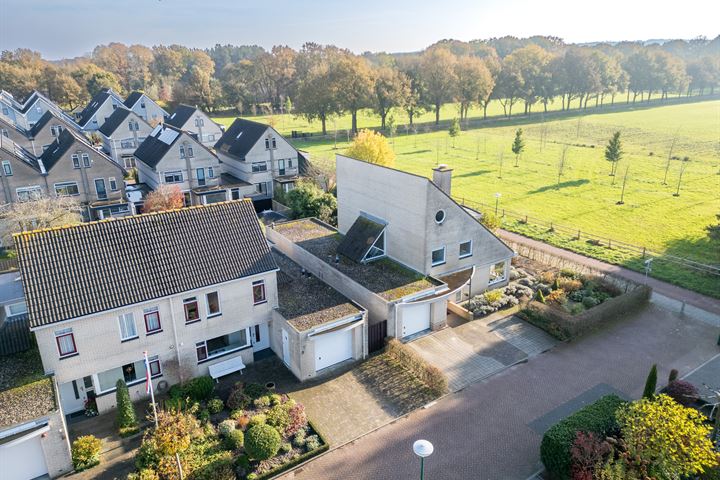 Van Alphenstraat 7 in Veenendaal foto