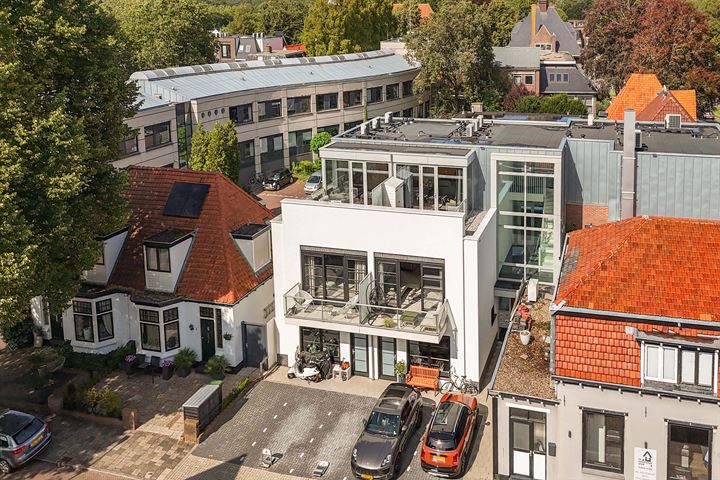 Van Aostastraat 1c in Heiloo foto
