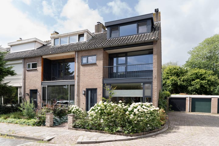 van Baerlehof 70 in Hendrik-Ido-Ambacht foto