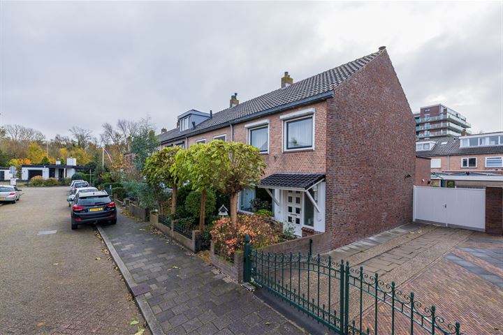 Van Baerlestraat 13 in Katwijk foto