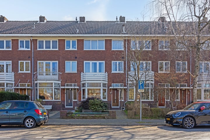 Van Baerlestraat 64 in Dordrecht foto