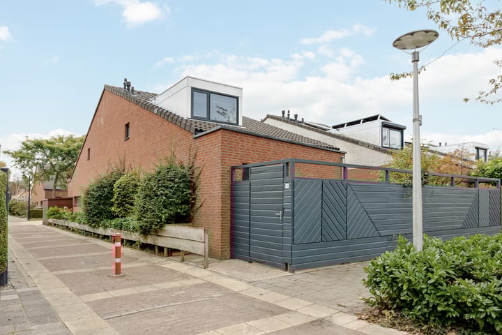Van Beekum Maurissestraat 18 in Honselersdijk foto