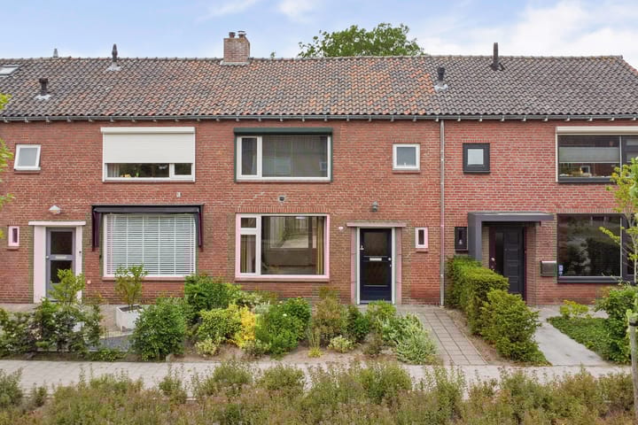 van Berckenrodelaan 19 in Waalwijk foto