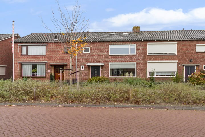 van Berckenrodelaan 37 in Waalwijk foto