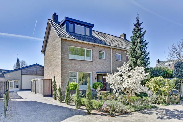 van Blarcumlaan 25 in Ankeveen foto